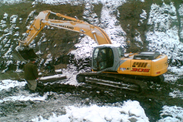 New Holland Kobelco E305